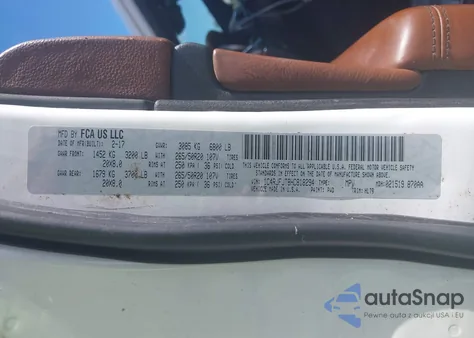 2017 Jeep Grand Cherokee Summit 4X4 from USA, damaged, VIN 1C4RJFJT8HC818294